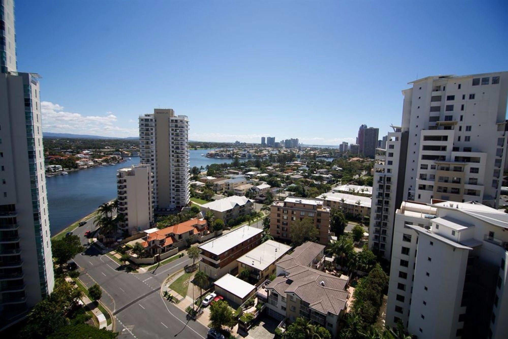 Surfers Mayfair Aparthotel Gold Coast Exterior photo